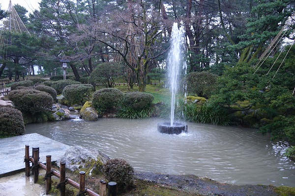16.(9)日本最古と言われる噴水.jpg